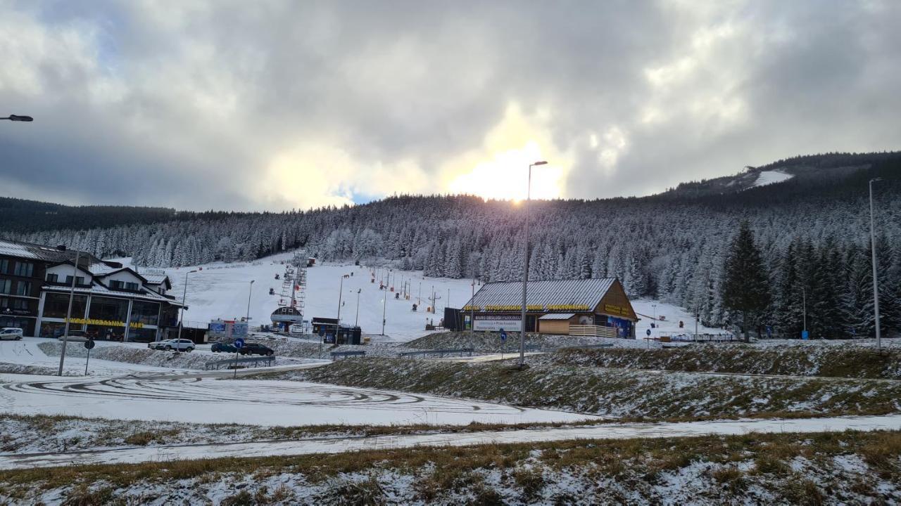 Czarna Gora B11 *